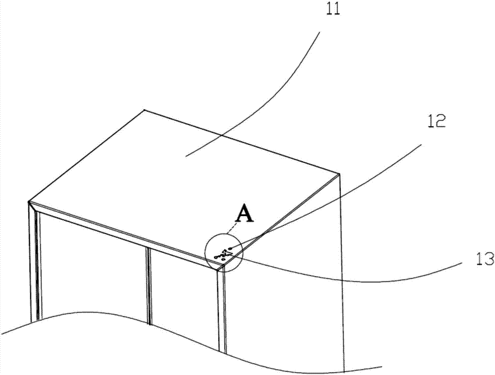 Hinged components and refrigerators