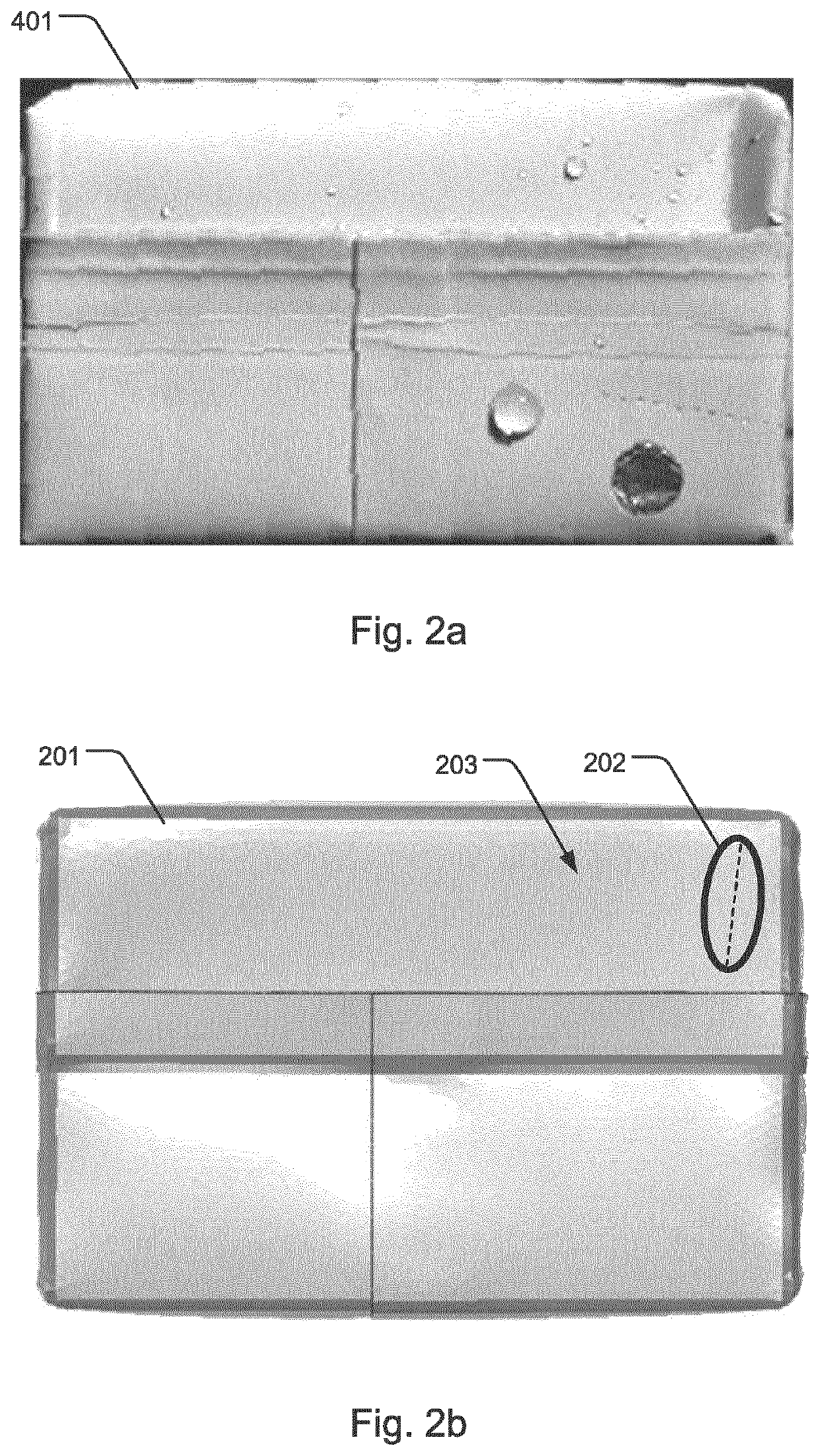 Detection of deviations in packaging containers for liquid food