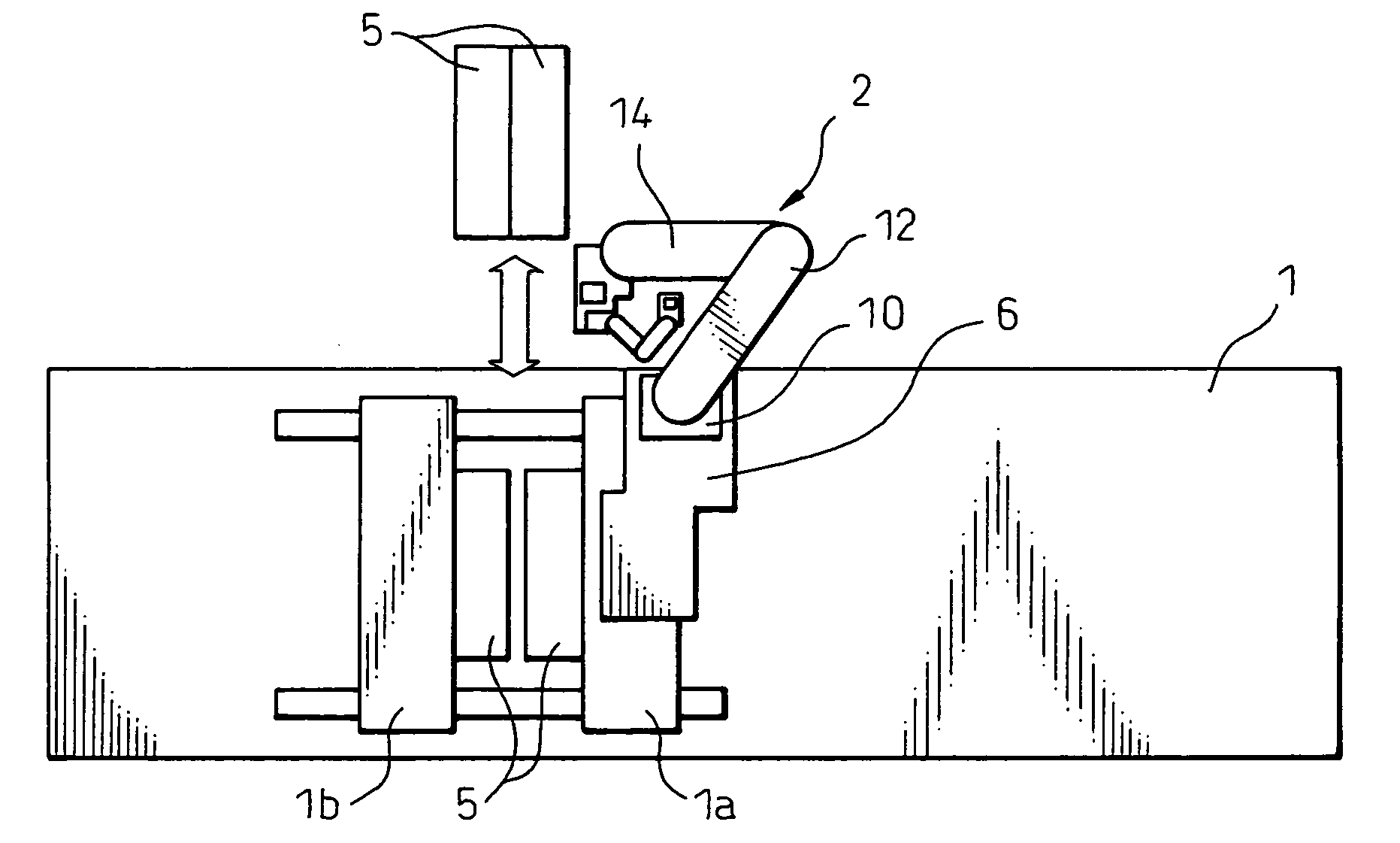 Extracting device of molded article