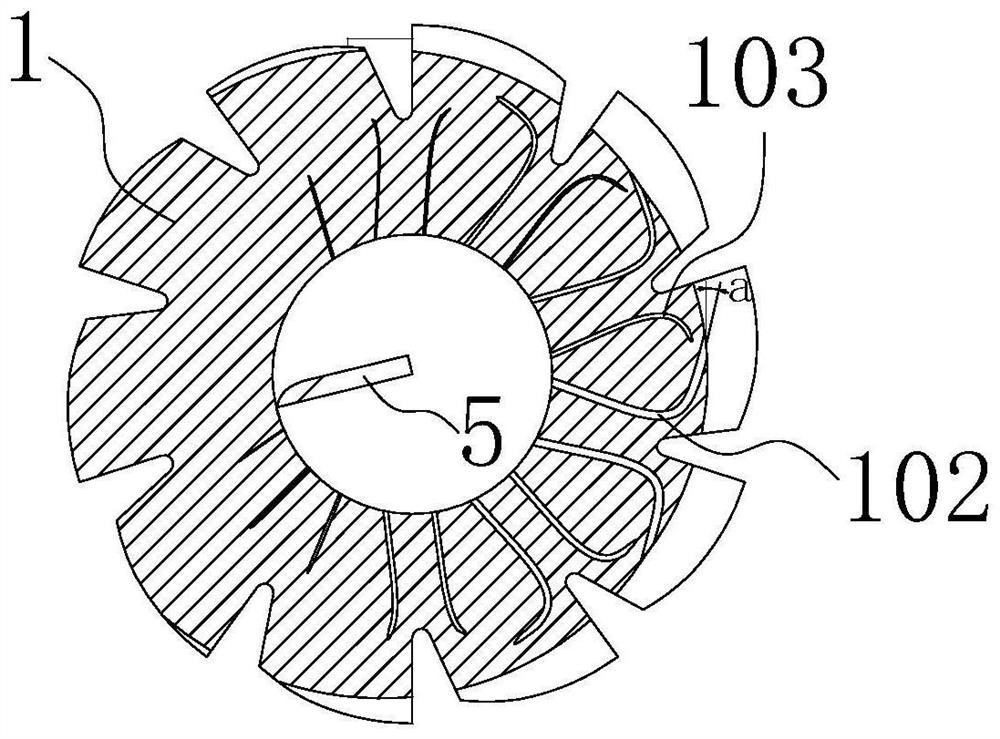 Self-cooled hob capable of preventing chips from remaining