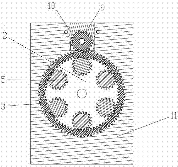 Straddle-type threaded self-locking track automatic compensation backing plate