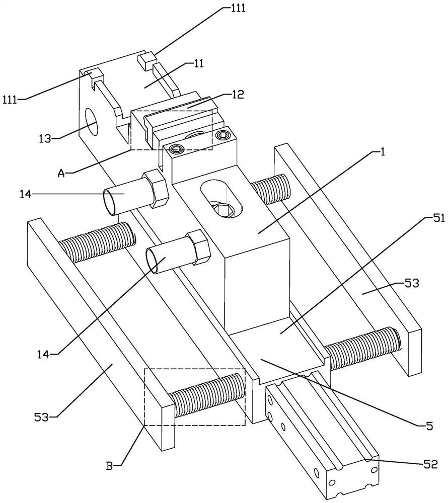 Welding device and welding method for fixed contact assembly of molded case circuit breaker