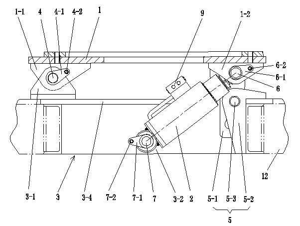 Leveling mechanism for engineering machinery