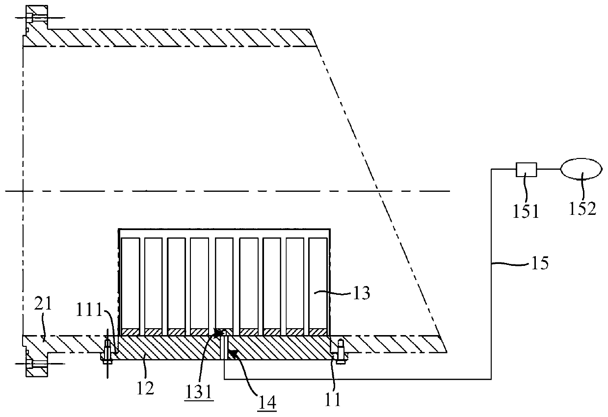 Wear-resisting device for screw conveyor and application method thereof