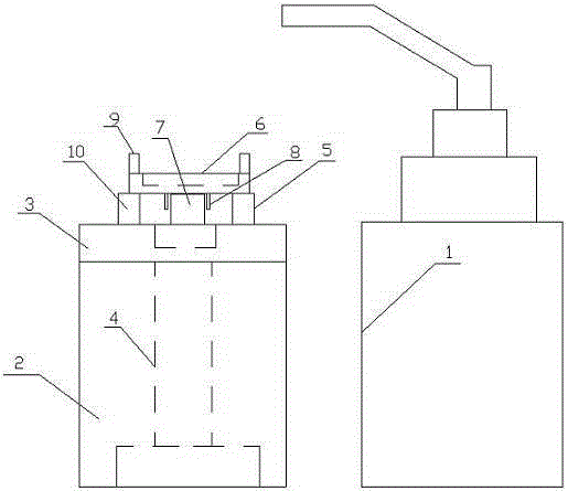Surface spraying device for liquid accumulator