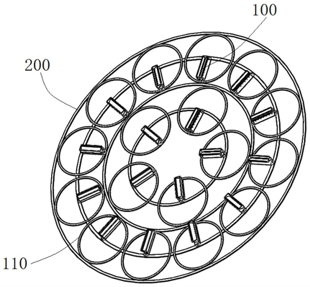 Material feeding device based on marshland improvement and feeding method thereof