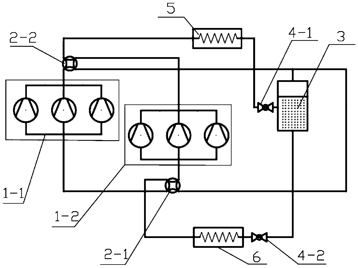 Operation control method of two-stage compression heat pump system and heat pump system