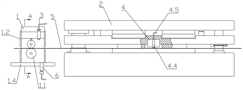 Lubricating device for stamping equipment