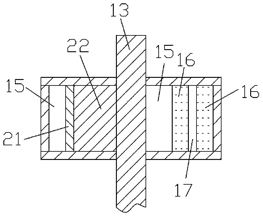 Discharge gas recycling device with penetrating pipes