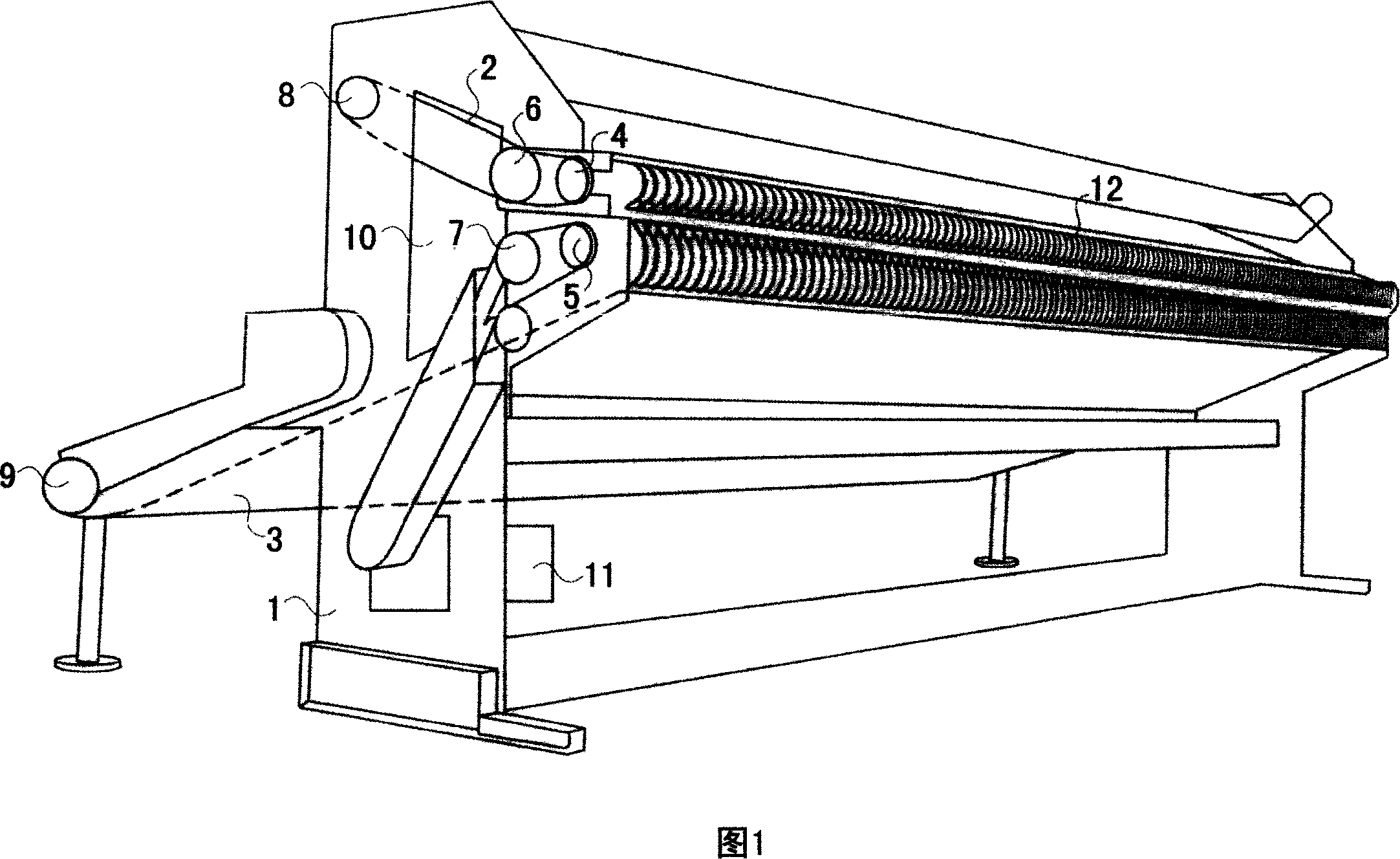 Clamping type feeding device of pre-pricking machine