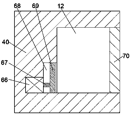 Device for automatically adding freshly ground coffee according to water level height of remaining coffee