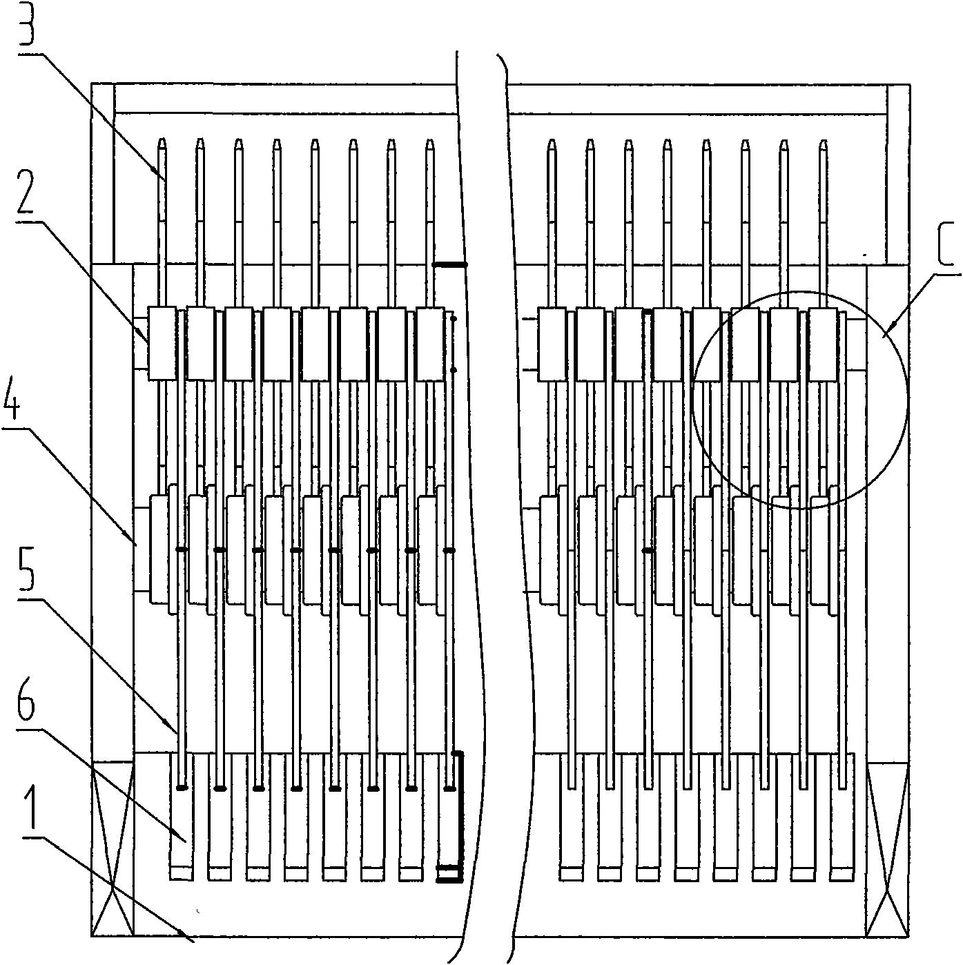 High-efficiency cotton harvesting device