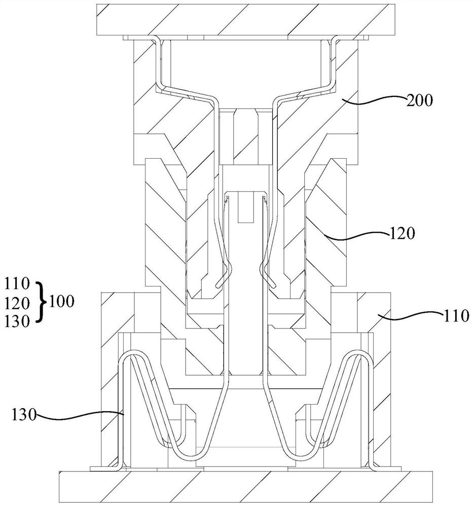 Floating type board-to-board connector and female base thereof