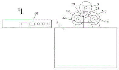 Mother yarn separation adjusting device