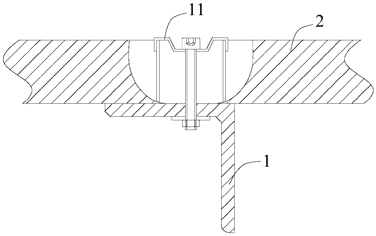 Grille installation device and grille installation structure