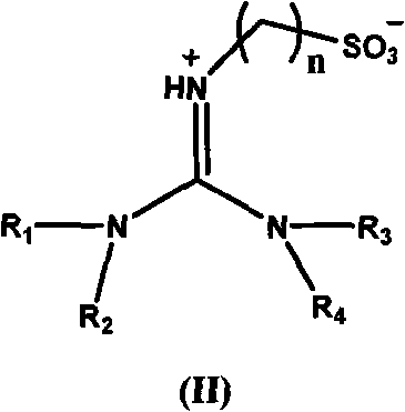 Acidic room-temperature ionic liquid using acidic functional tetraalkylguanidine as cations and preparation method thereof