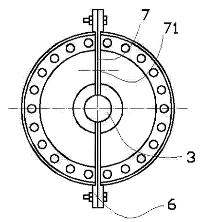 Uniformly sprinkling device