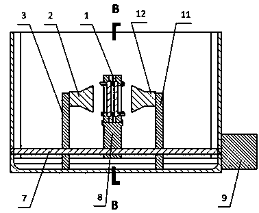 Liquid food sterilization device based on pulsed electric field and ultrasonic wave field