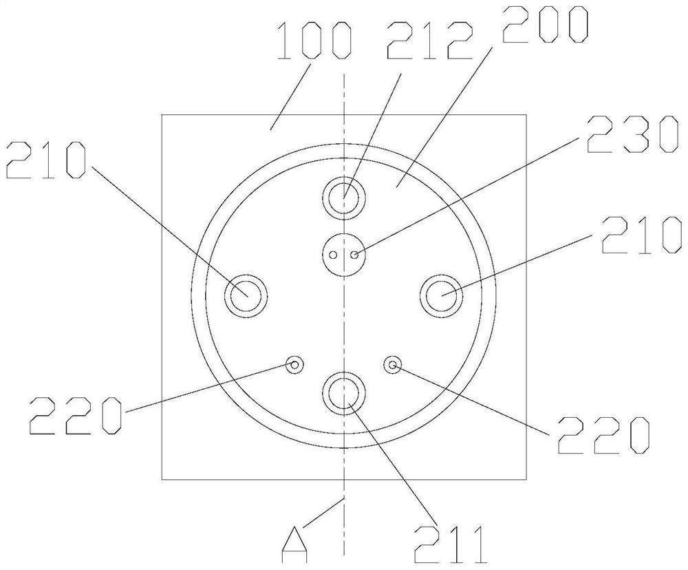 Large-current charging connection structure for ships