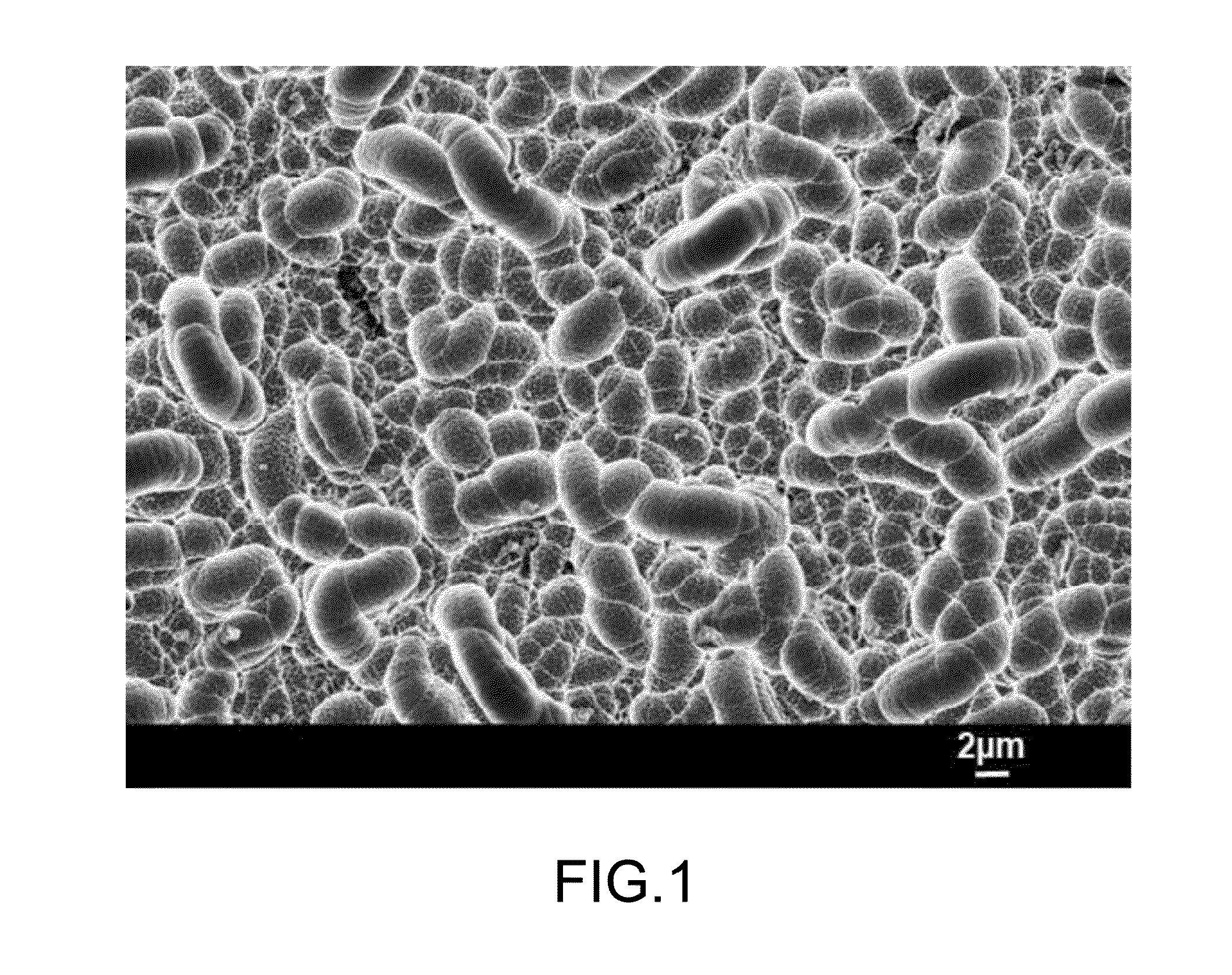 Additive for preparing suede on polycrystalline silicon chip and use method thereof