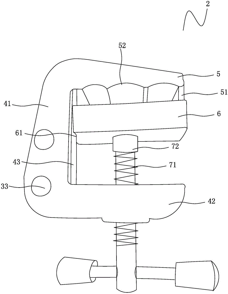 Conductive clamp and conductive transition device