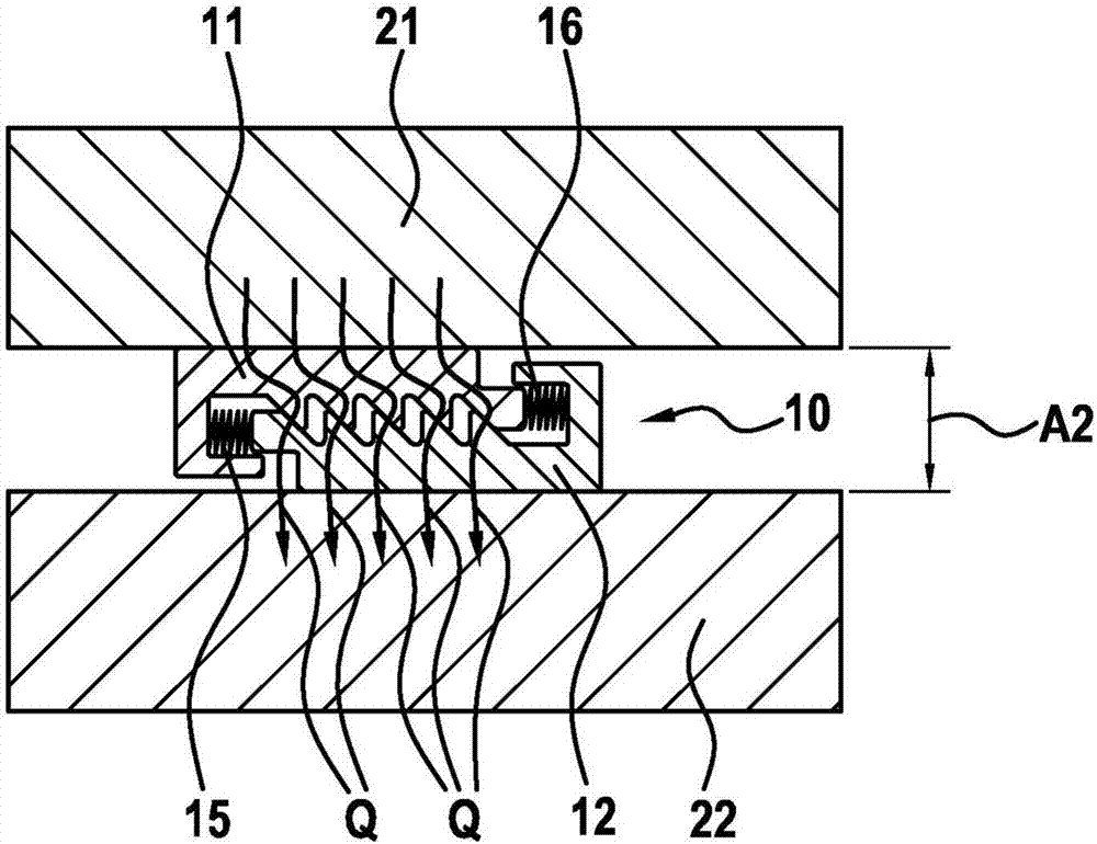 Heat transferring compensating element and electrically operatabla vehicle having such a compensating element