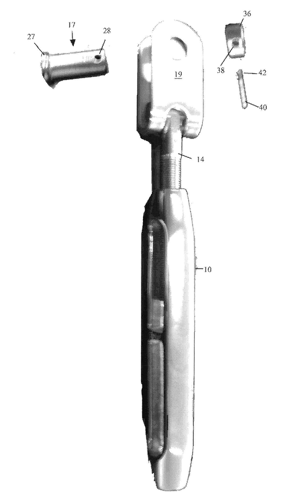 Turnbuckle with improved toggle jaw