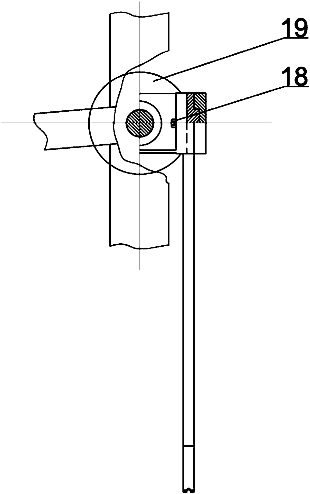 Loading head for bending moment and torque synchronous loading without interference