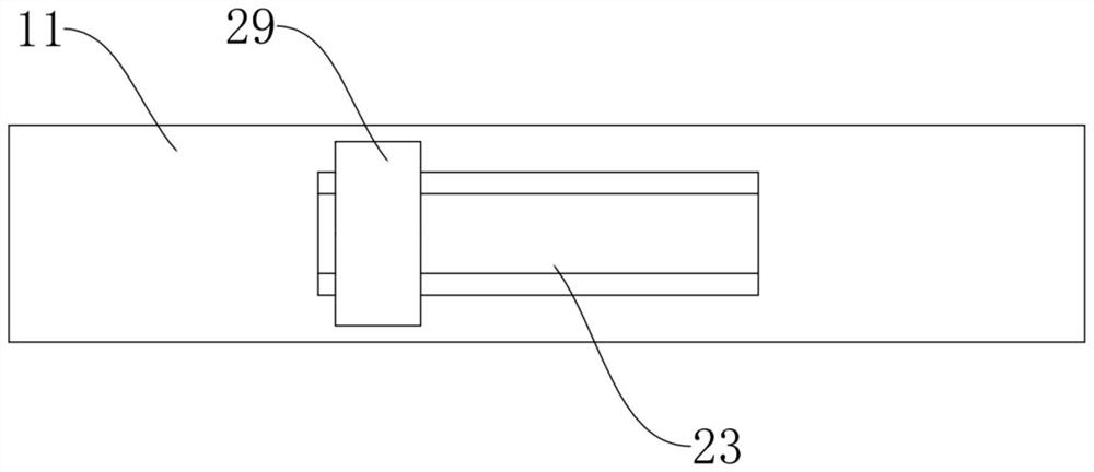 Luggage fixing device for luggage production