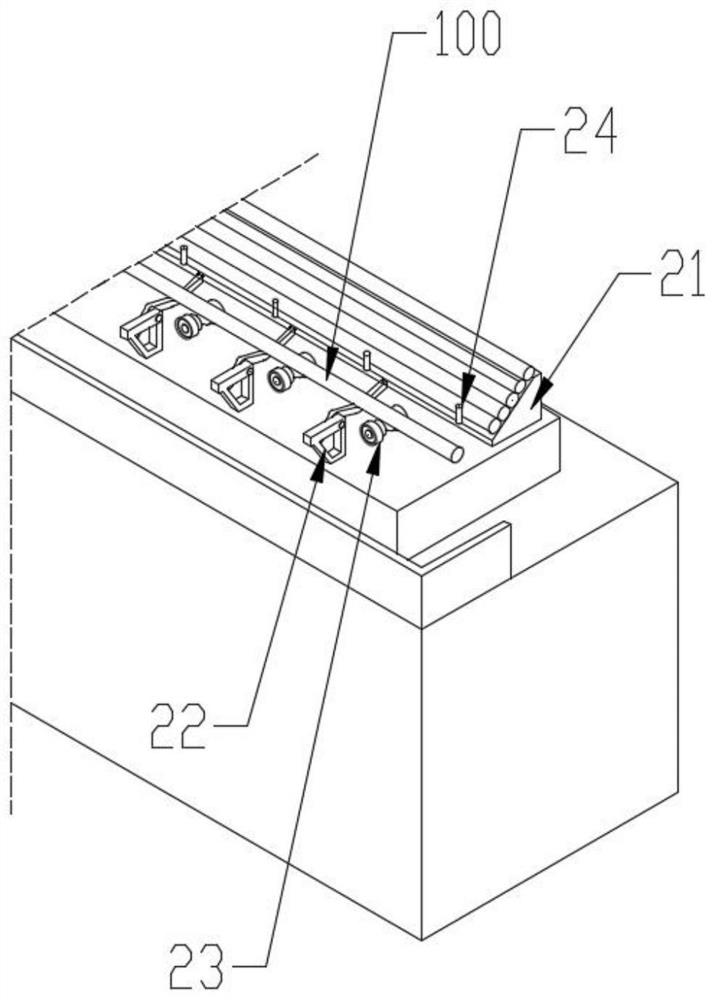 Long bar online automatic discharging device and method used for bearing production