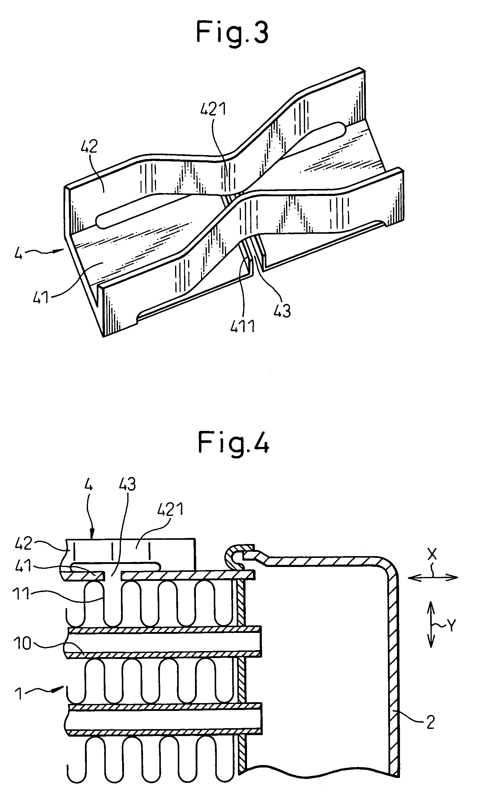 Displacement prevention device for the side plate of a heat exchanger