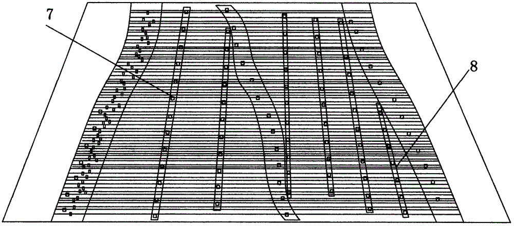 Dulcimer convenient to play and broad in range