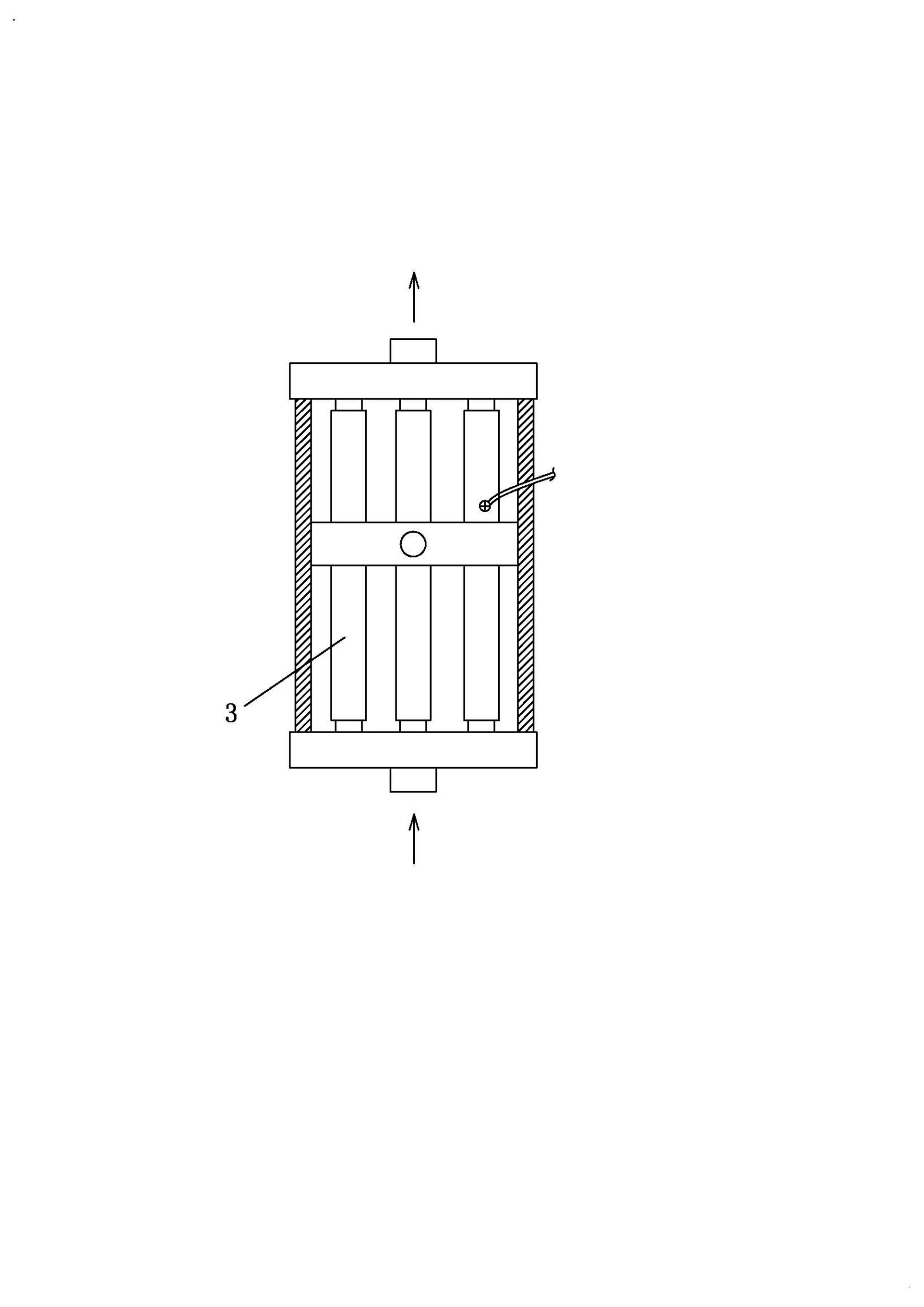 Drinking water heating device with water outlet nozzle in bypass connection with water storage cavity