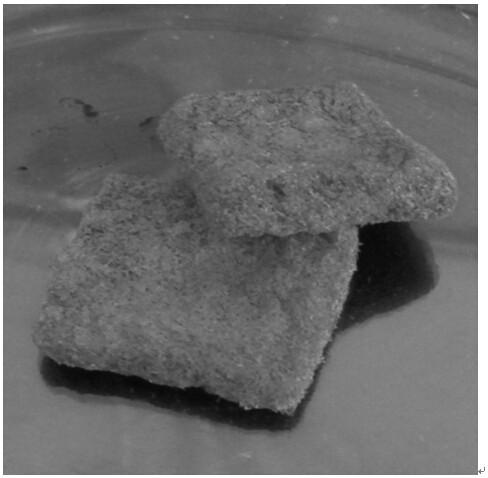 A kind of preparation method and application of spongy metal cross-linked chitosan adsorbent