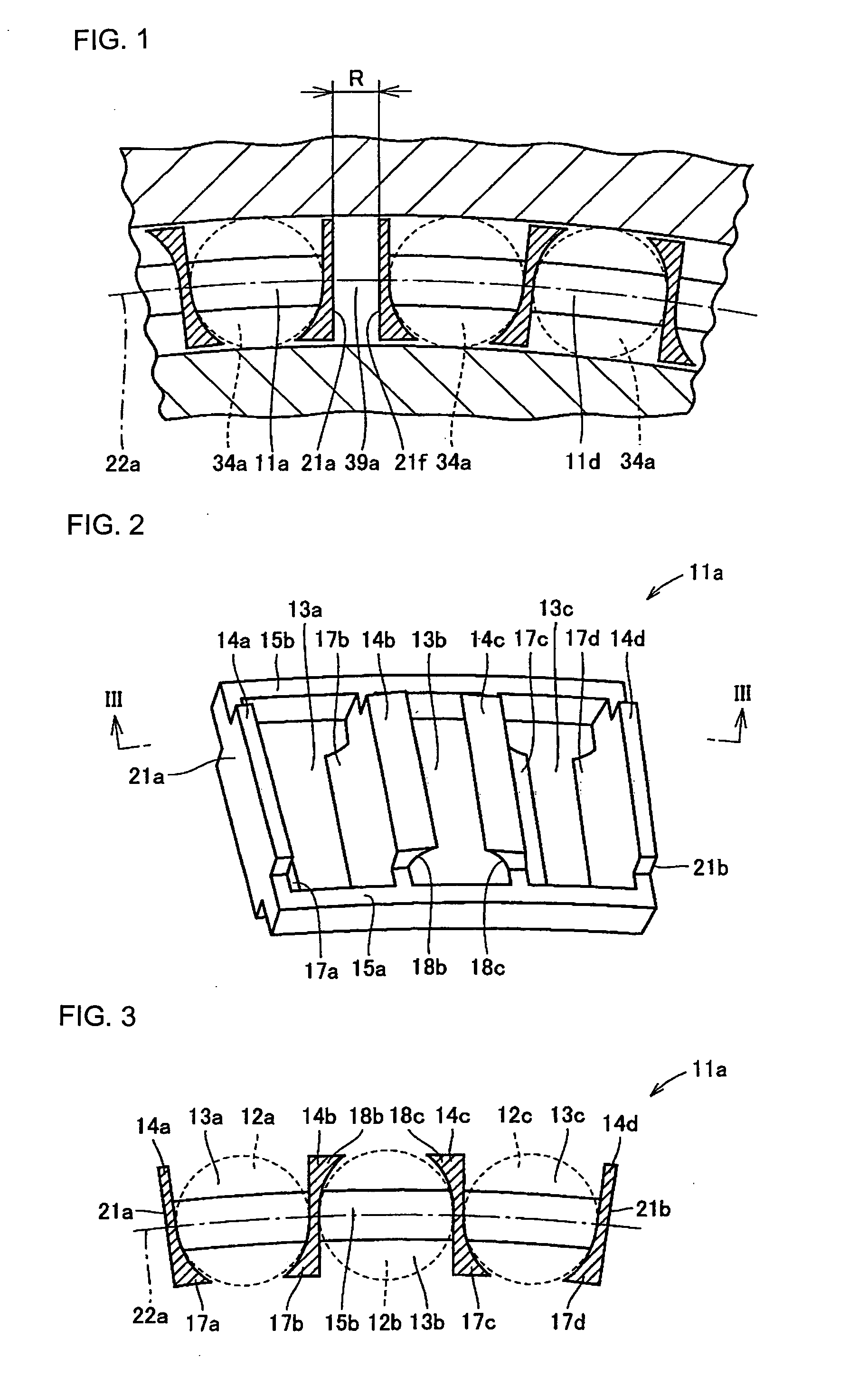 Roller bearing, retainer segment of roller bearing for supporting main shaft of wind-power generator, and main shaft support structure of wind-power generator