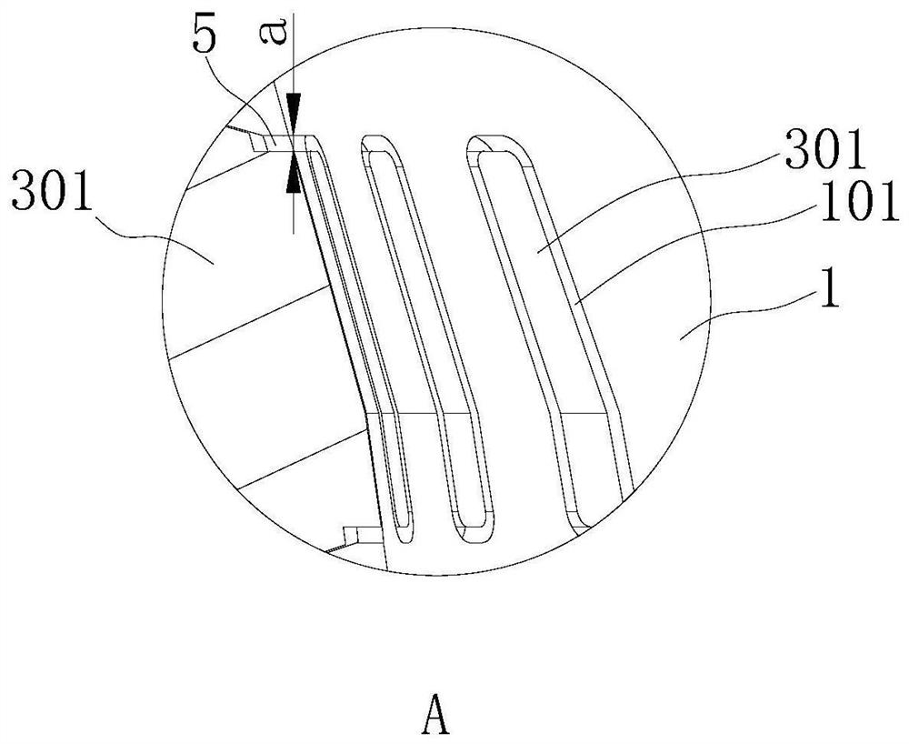 Juicer squeezing assembly