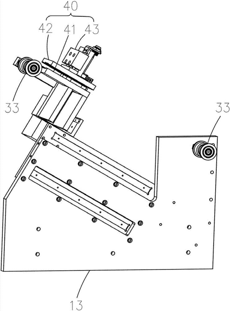Zipper slider inverted inserting machine with slider forward-inserting zipper tape