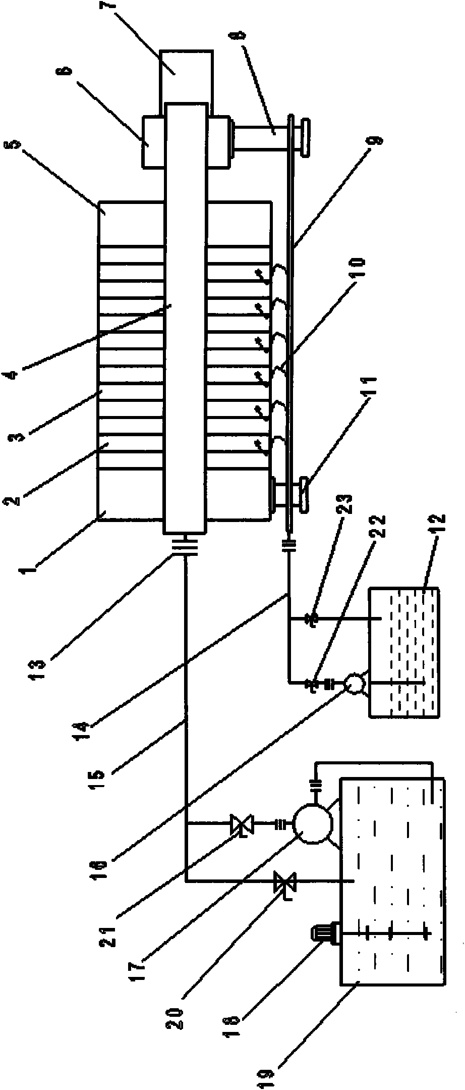 Sludge dewatering membrane filter press and filtration method thereof