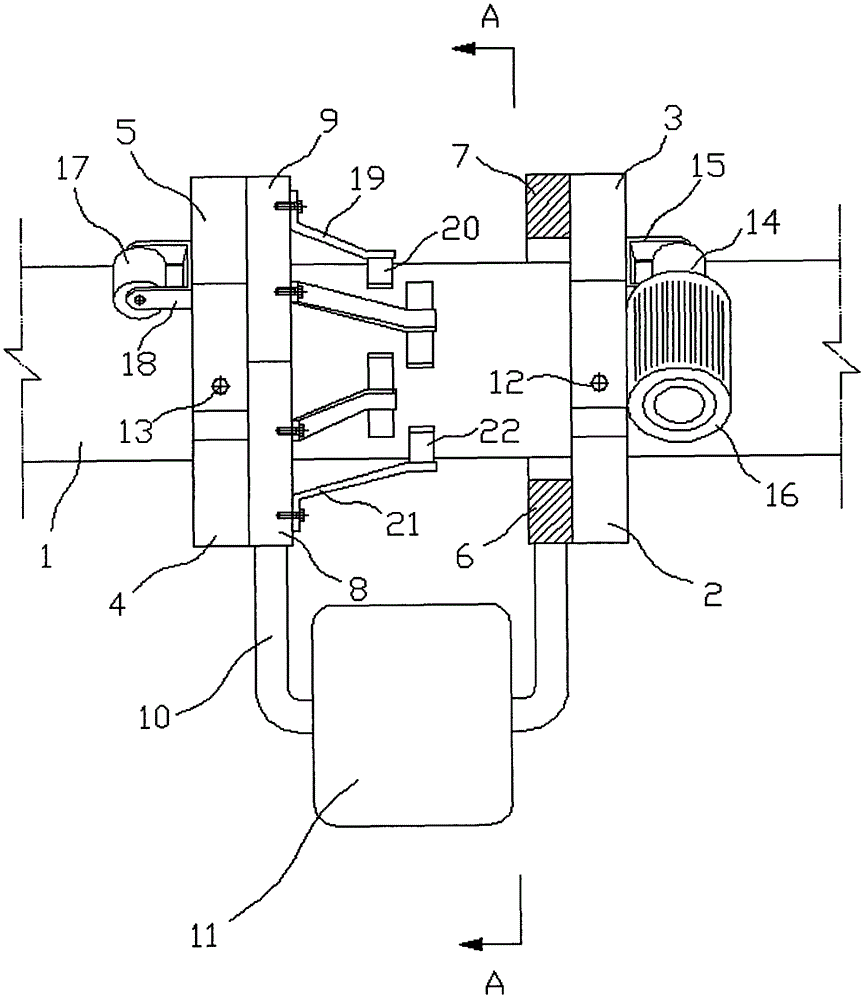 Online pipeline flaw detection device