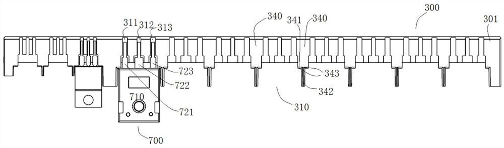 Fixing structure of switching devices and installation method of switching devices