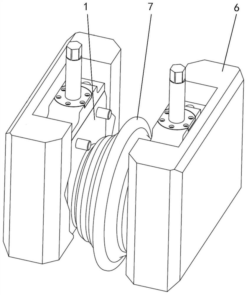 Shield tunneling machine and tool changing device thereof