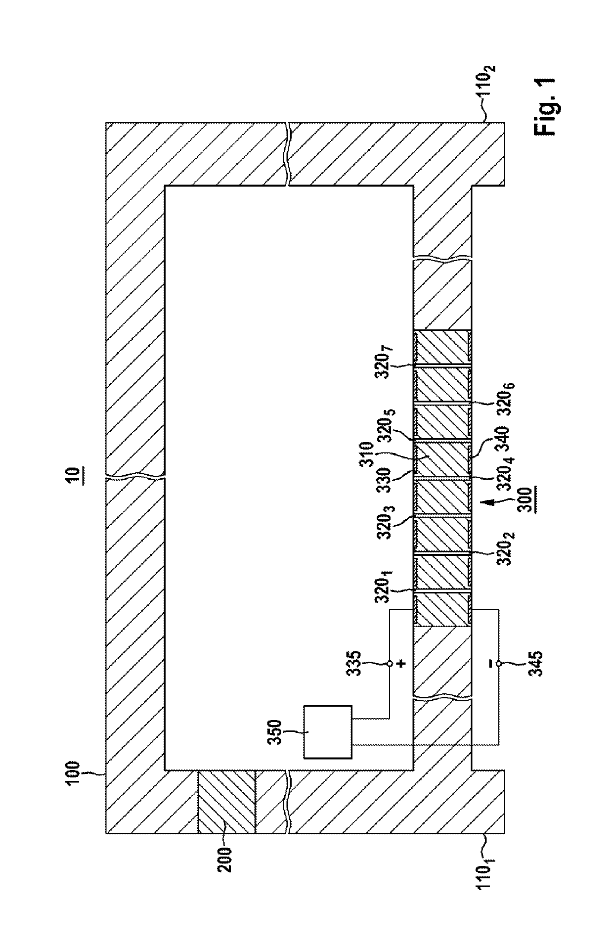 Device and method for removing moisture from a battery housing