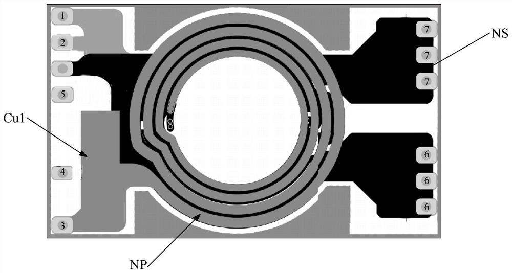 Flat plate transformer and coupling type self-powered circuit formed by flat plate transformer