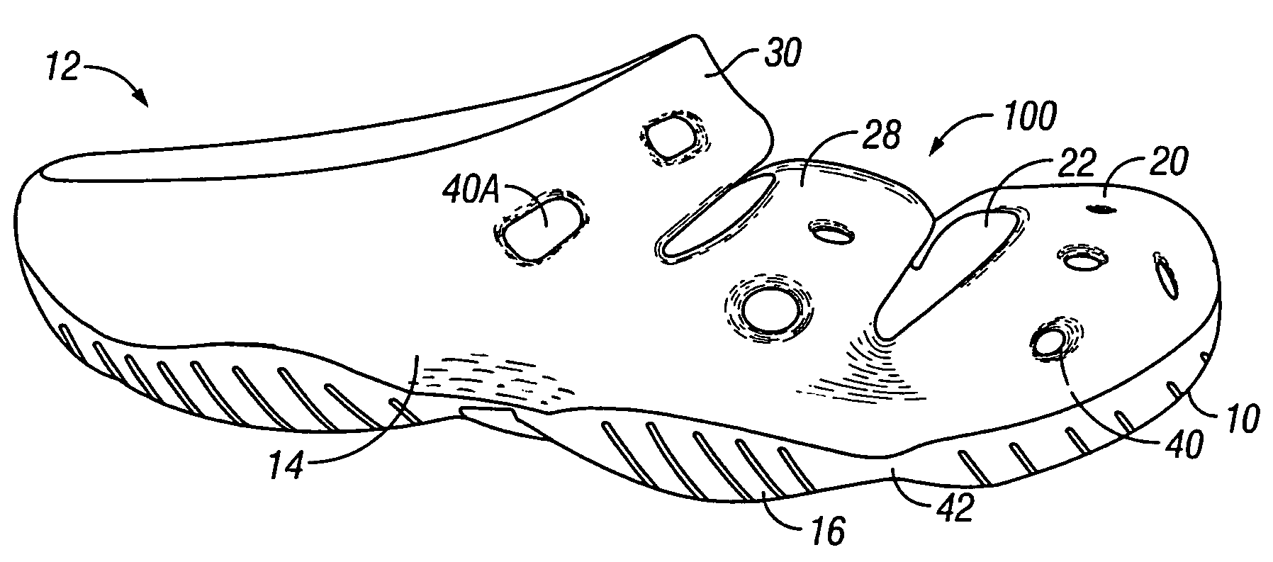 Footwear having an enclosed and articulated toe