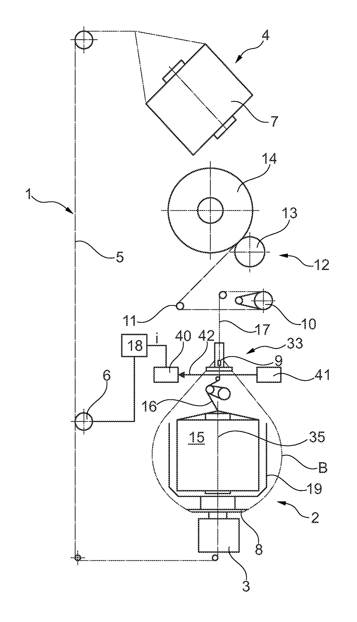 Device and method for determining the diameter of a yarn balloon formed by a continuous yarn at a workstation of a yarn balloon forming textile machine