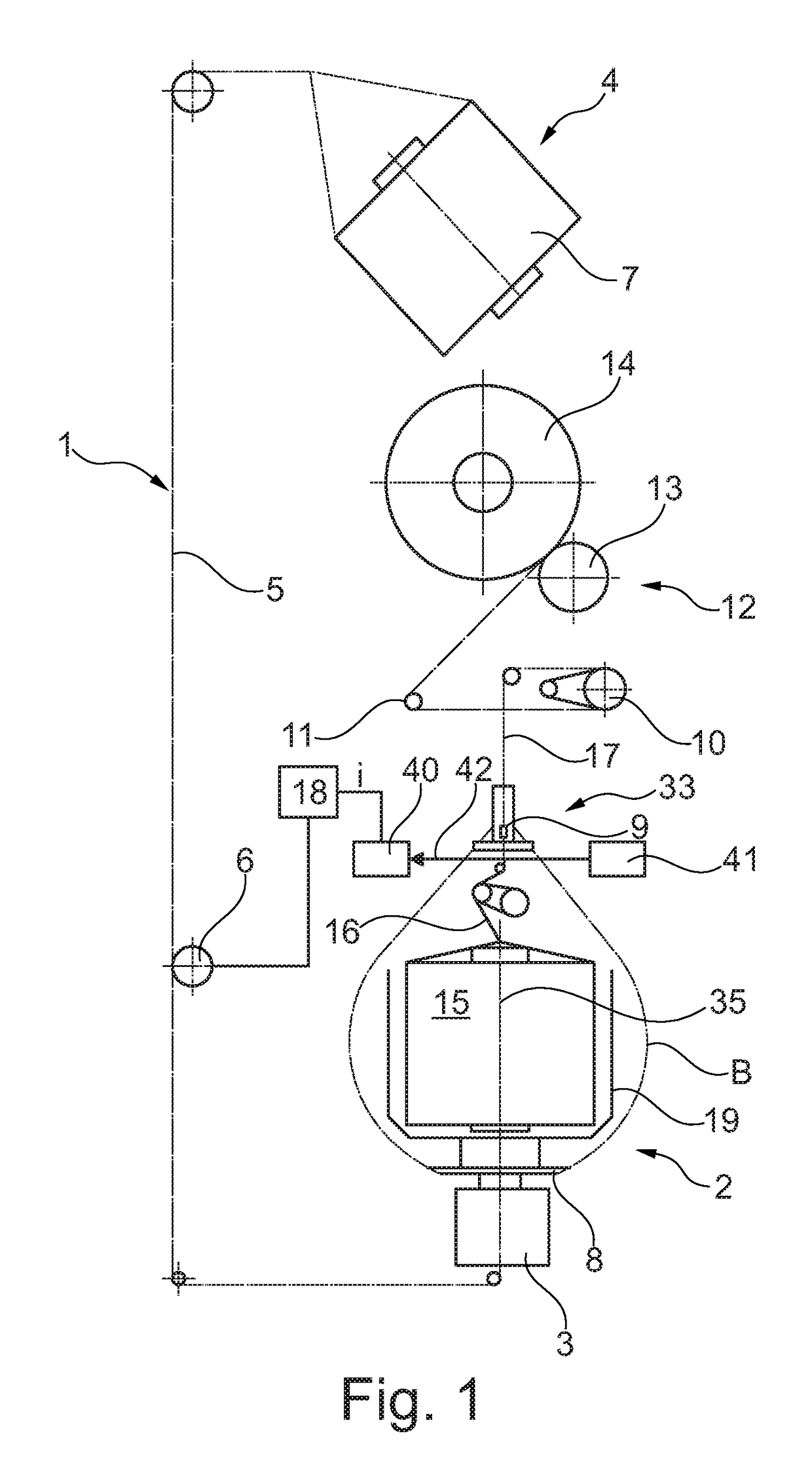 Device and method for determining the diameter of a yarn balloon formed by a continuous yarn at a workstation of a yarn balloon forming textile machine