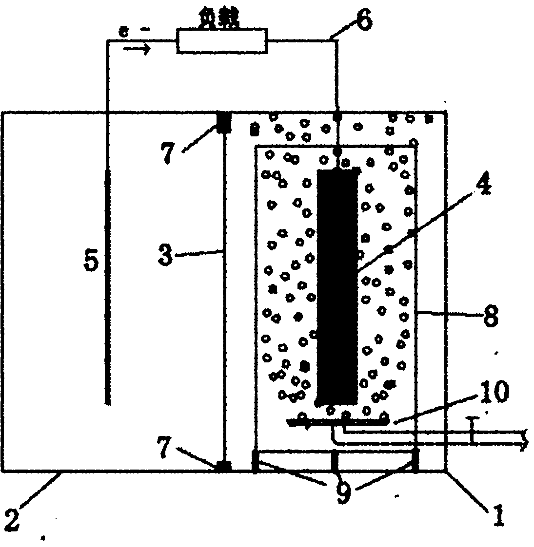 Enhancing method of oxygen mass transfer efficiency of microbial fuel cell cathode and corresponding cell