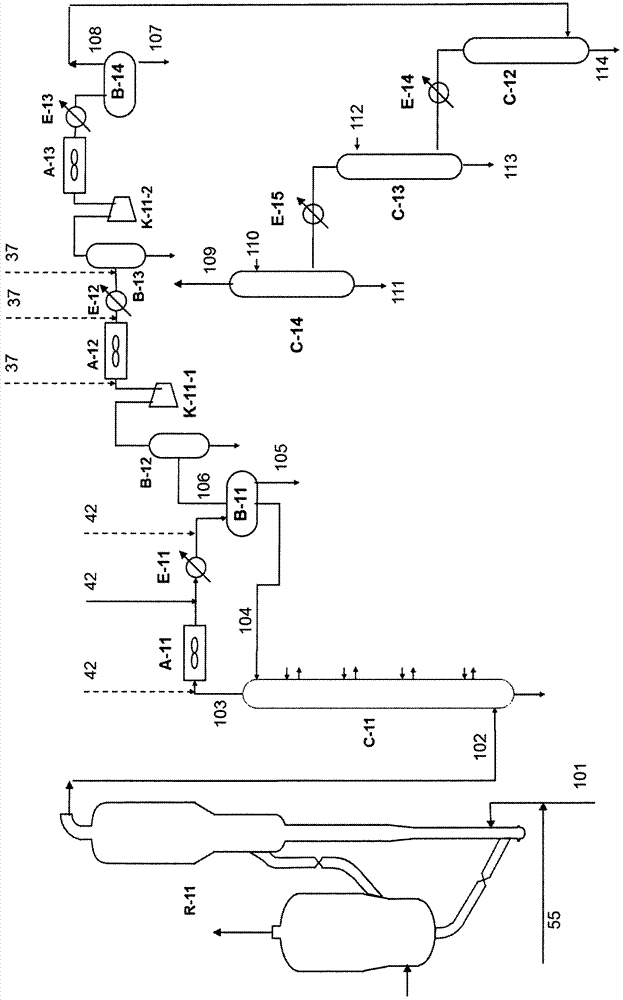 Facility and method jointly performing the compression of acidic gases from the hydroconversion or hydrotreating unit and of the tail gas from the catalytic cracking unit