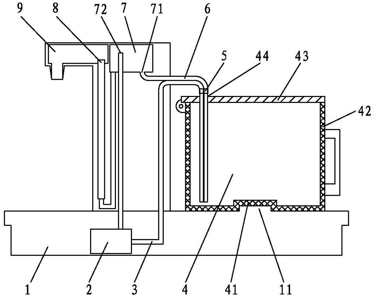 Drinking water heating device with separation water tank