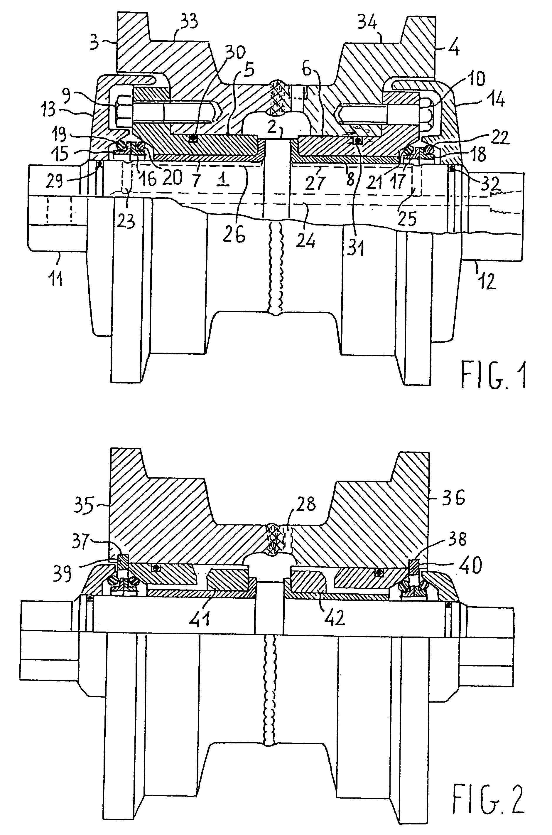 Shaft/roller unit for tracked vehicles